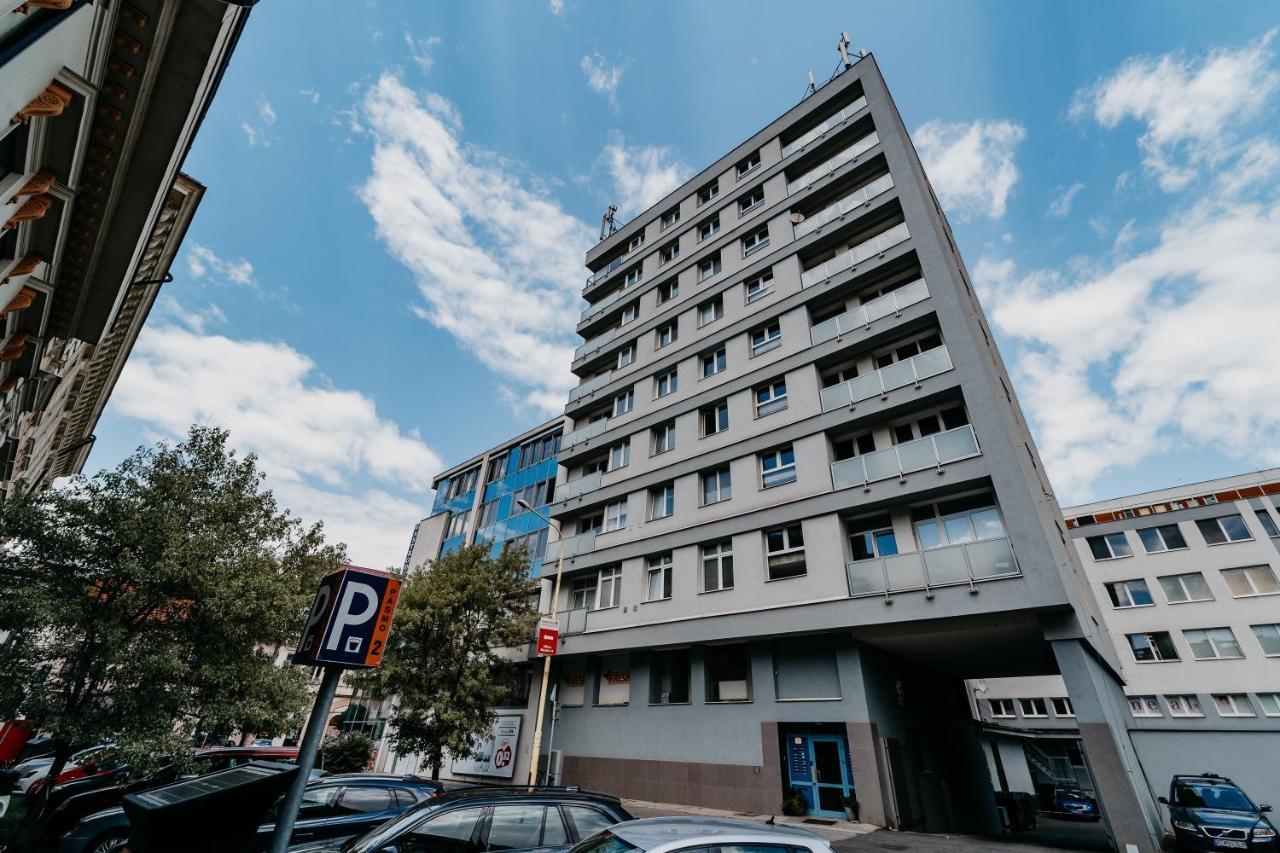 Ah Skynight Puskinova Apartman Kassa Kültér fotó