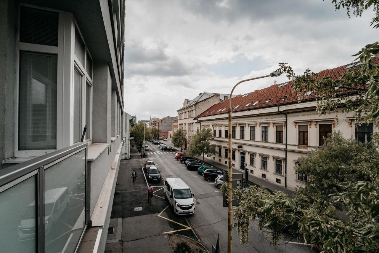 Ah Skynight Puskinova Apartman Kassa Kültér fotó