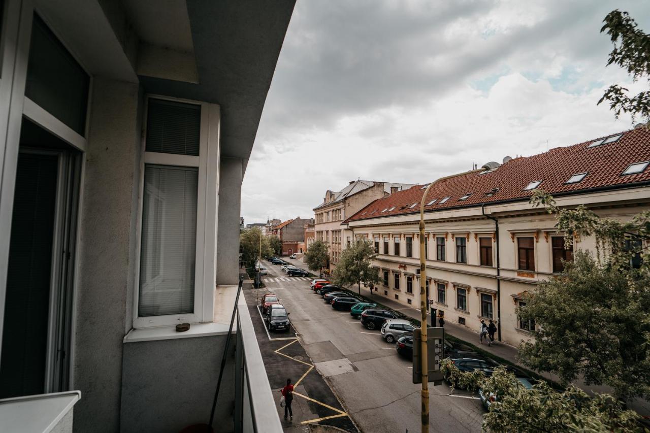 Ah Skynight Puskinova Apartman Kassa Kültér fotó